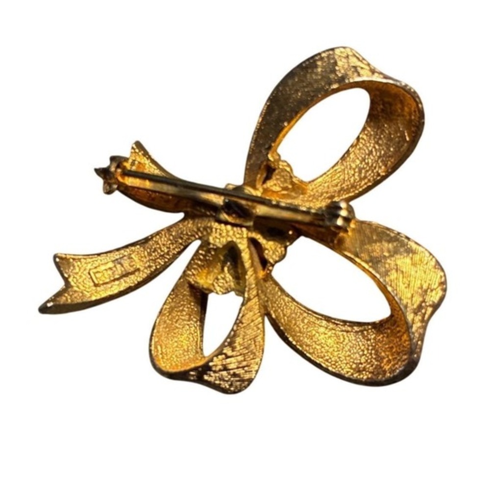Vintage signed Roma gold tone bow Rhinestones with faux pearl brooch pin 1980s - Picture 2 of 4